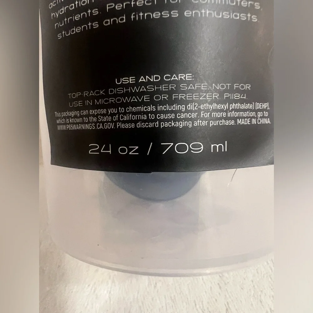 🐆 Steve Madden Leopard Shaker Bottle with Mixer Ball – 24oz / 709ml - Picture 4 of 5